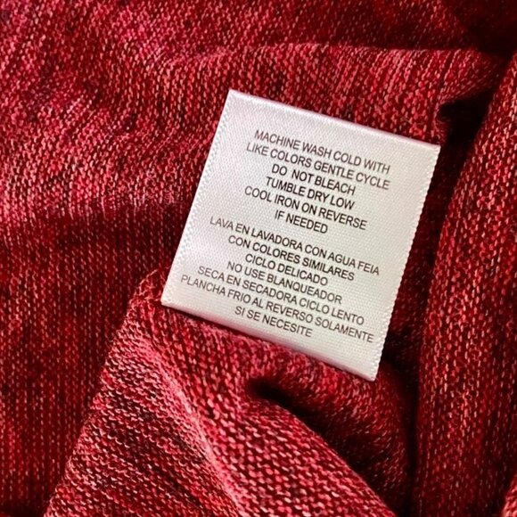 All In Love Long Sleeve Pull Over Red Top Decorative Buttons Women's Size 2X NEW - Picture 11 of 11